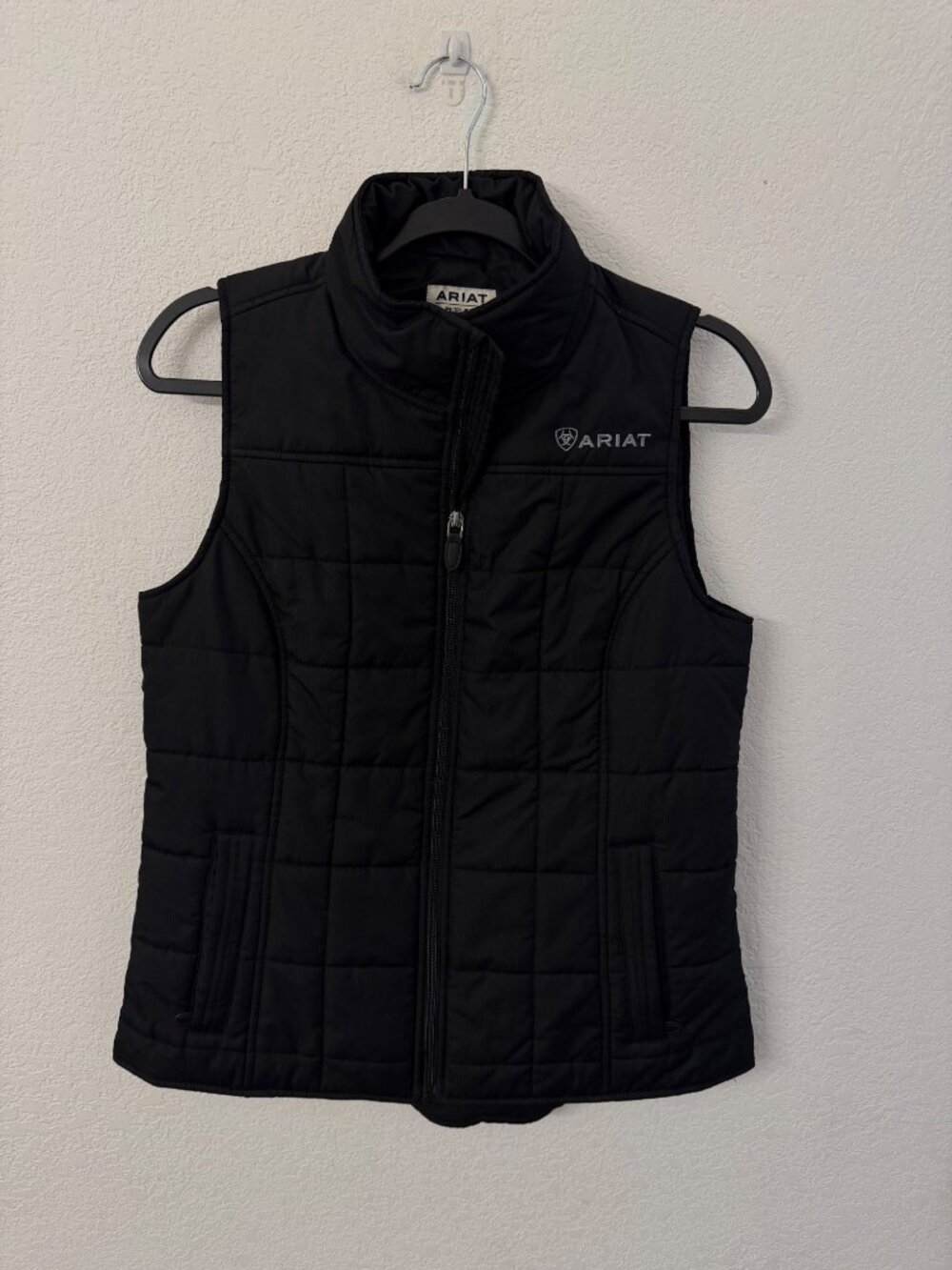 Ariat Womens Black Quilted Puffer Vest Full Zip Lightweight Insulated size mediu
